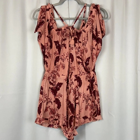 TopShop Semi Sheer Floral Surplice Romper - Picture 4 of 10